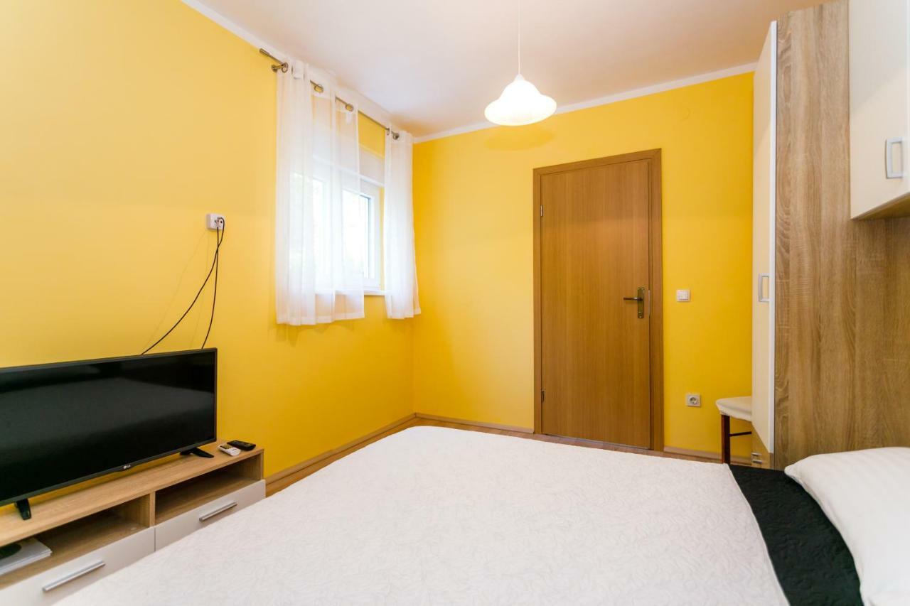 Apartman Jezevac Krk Town Exterior photo